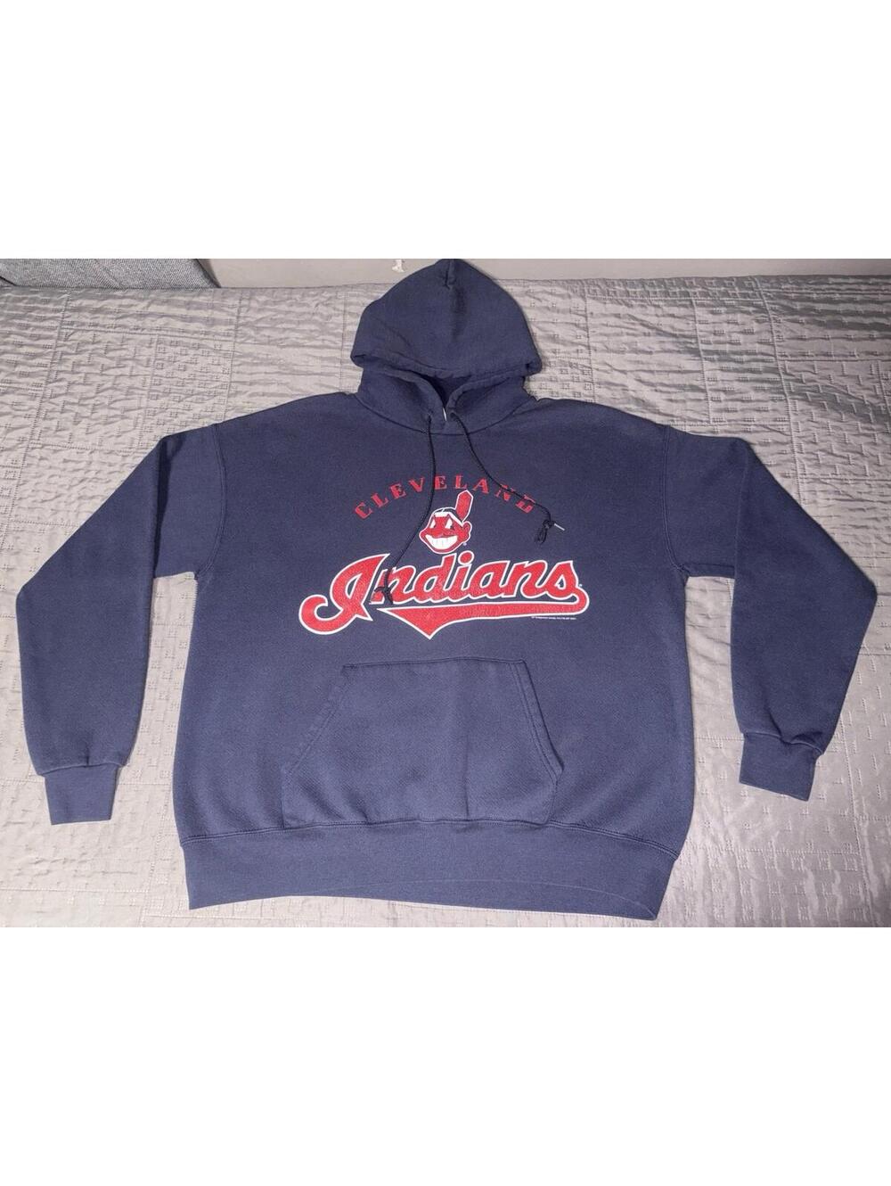 Vntg Cleveland Baseball Hoodie Medium 2001 graphic navy blue pullover